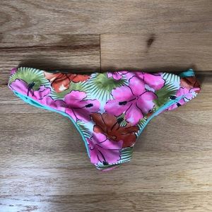 Super cute reversible thong swim
